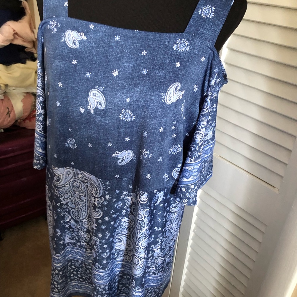 Cold shoulder top